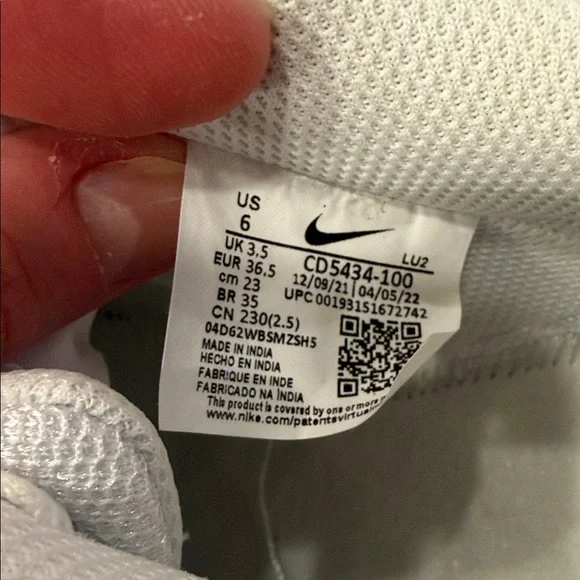 Nike All-White Leather Sneakers Sz 6 - Picture 7 of 8